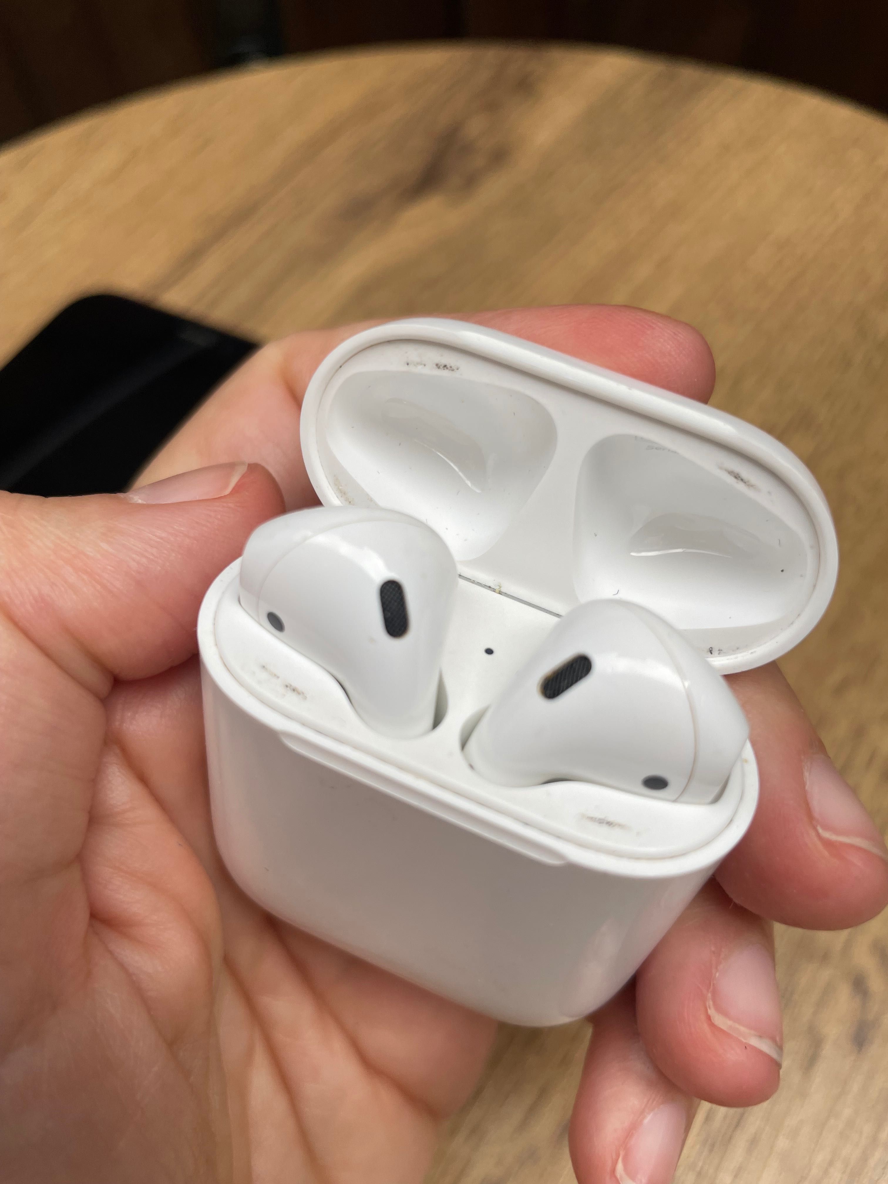 AirPods 2 generacji – oryginalne, sprawne, gotowe do użycia