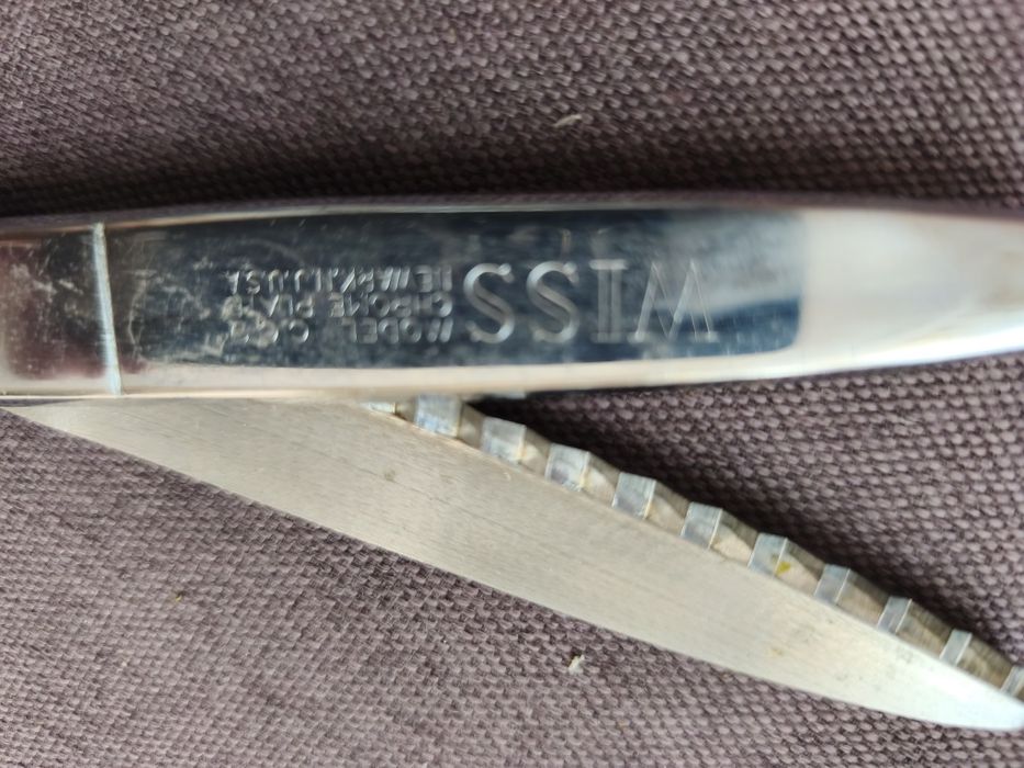 Stare nożyczki krawieckie z ząbkami firmy Wiss