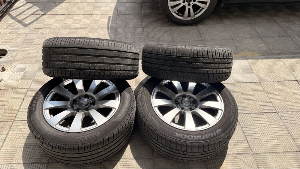 Jantes originais Mercedes R16 com pneus novos