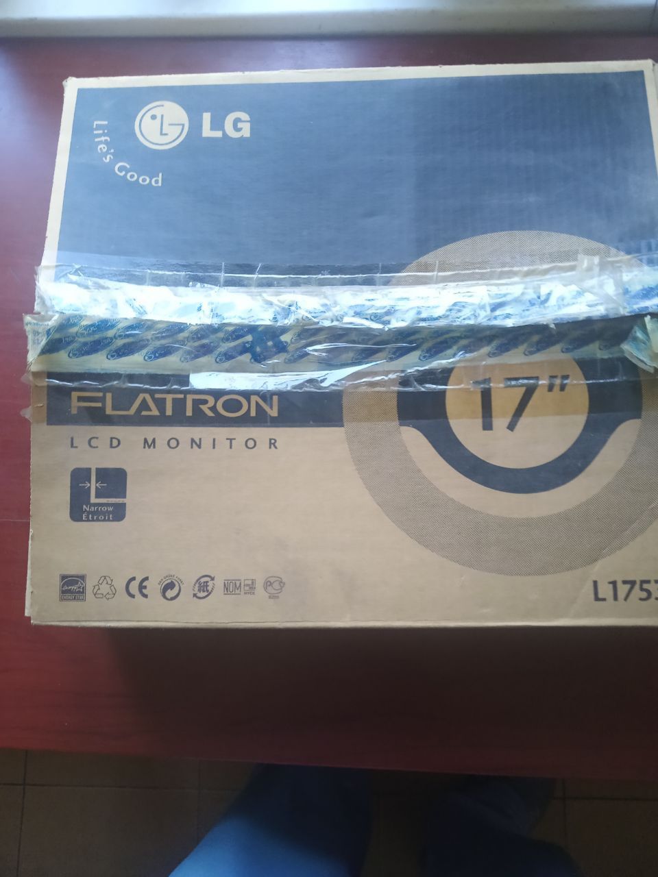 Монитор LG Flatiron '17