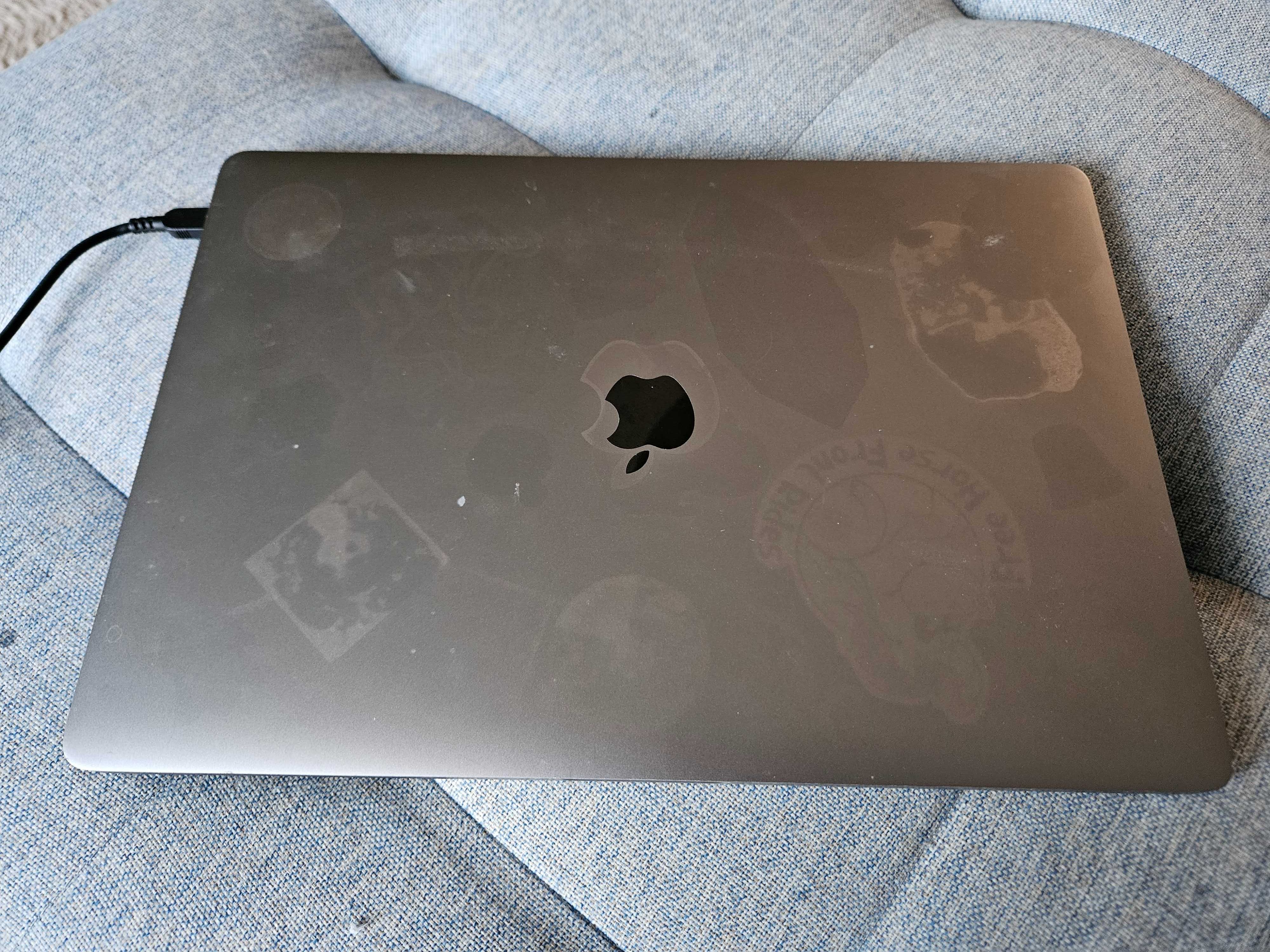 MacBook Pro 2018 QWERTY A1990 15" 16GB Intel i7 1000GB SSD