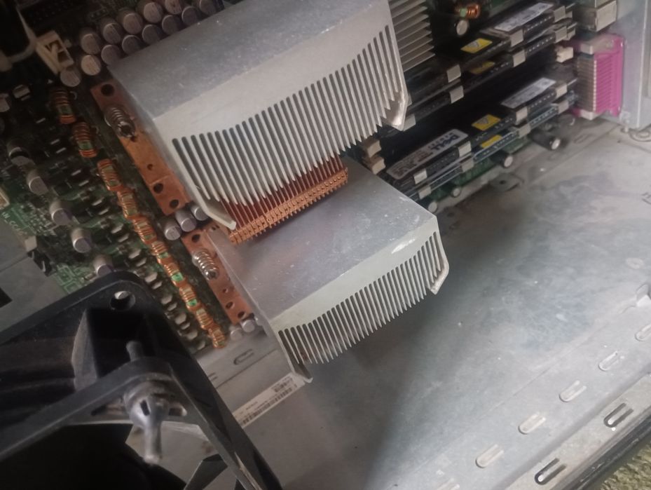 Комп'ютер Dell 2 сокета