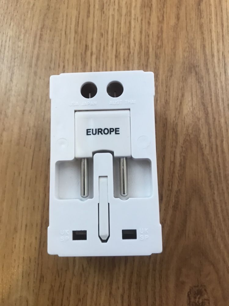 Adaptador universal de tomadas