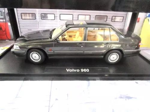 Triple9 1:18 volvo 960 ano 1996