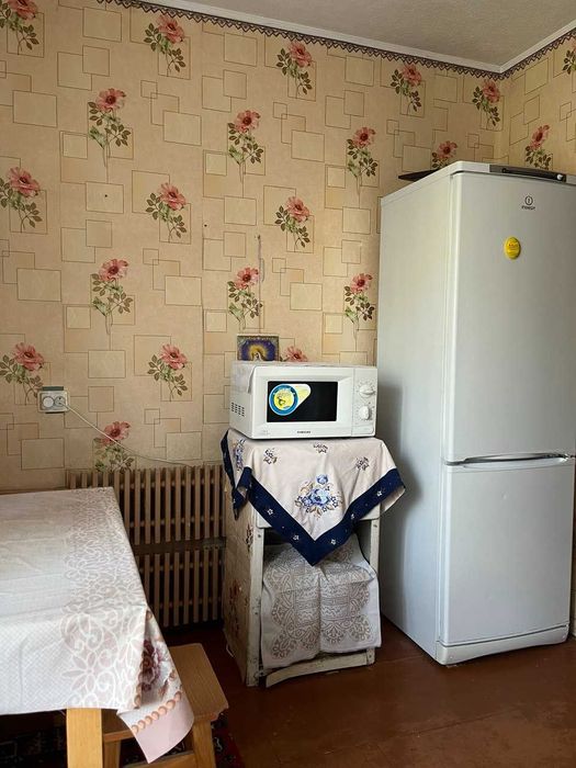 Продам 1 к квартиру на ж\м Левобережный -3     Караван