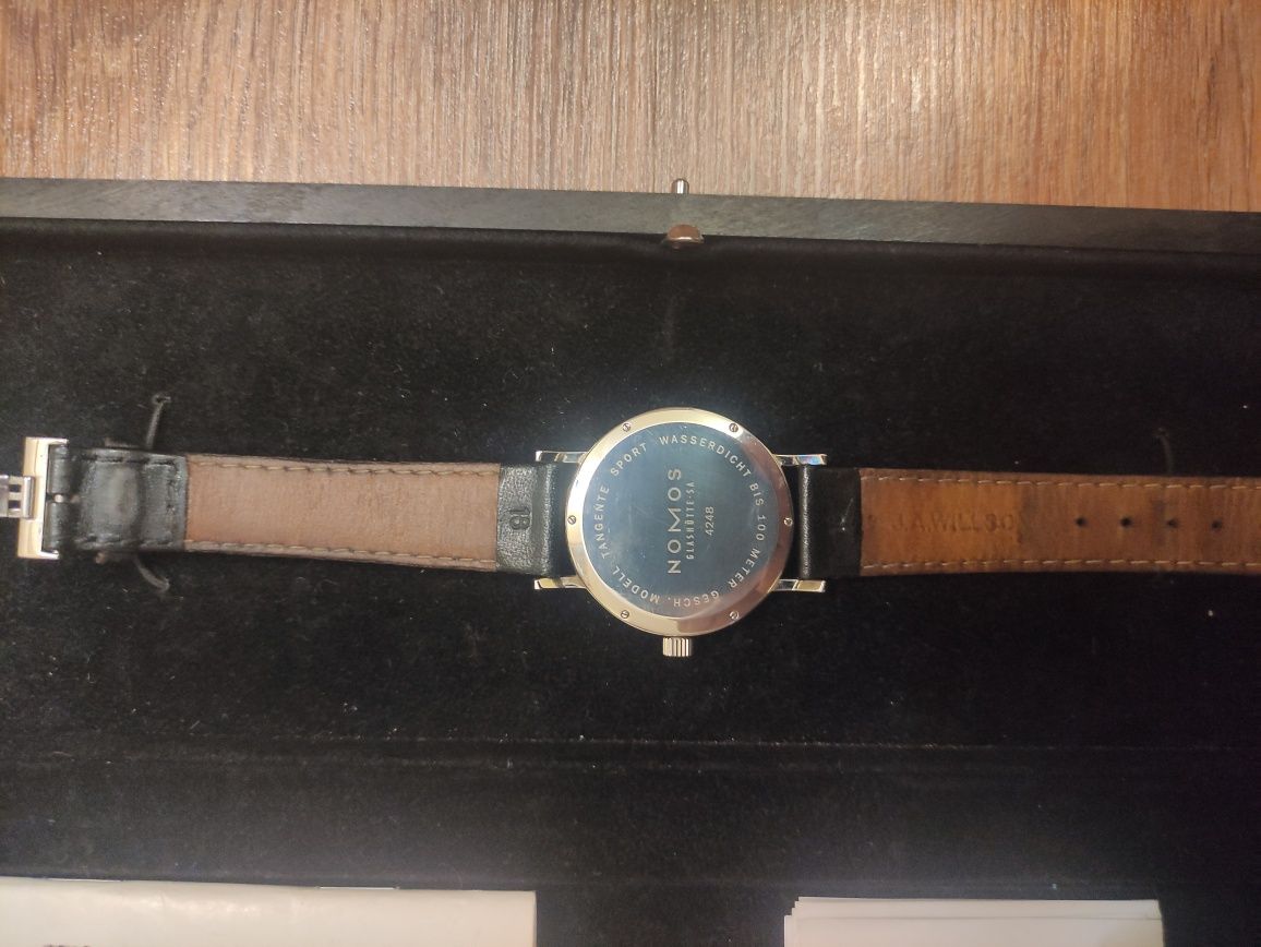 Часы Nomos Tangente Sport Datum