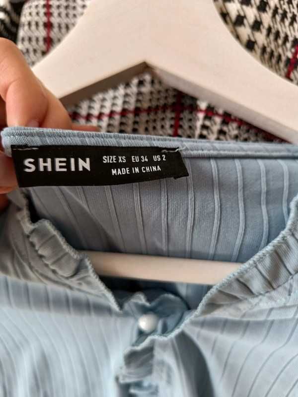 Błękitna prążkowana bluzeczka/narzutka Shein r. XS / 34