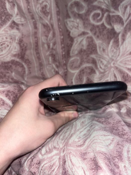 продам телефон iphone xr 64gb black rsim