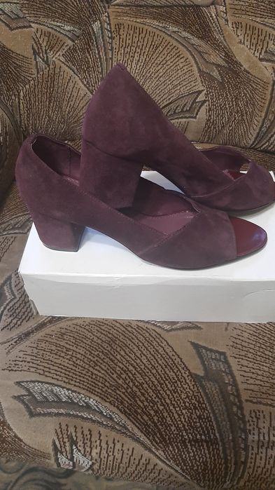 Продам Туфлі замшеві(Італія) р.41 розмір