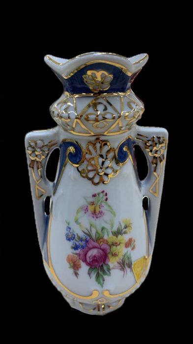 Фарфоровая вазочка Royal Dux Bohemia