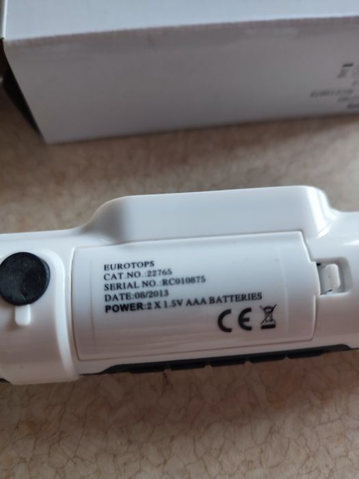 Многофункциональные электронные часы, будильник, термометр, календарь,