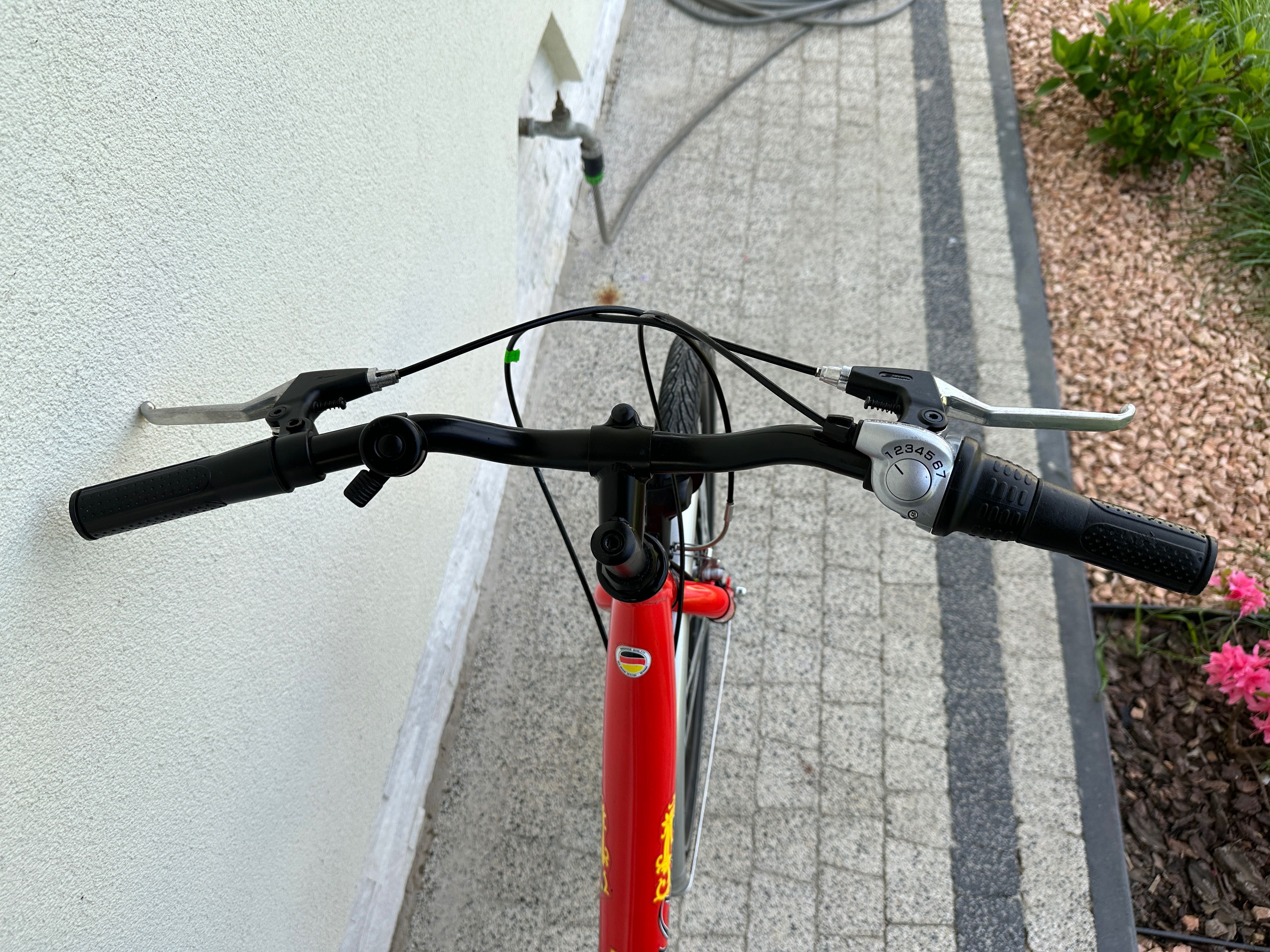 Rower VOTONE - koła 26, aluminiowy, 7 biegów Nexus, prądnica w kole