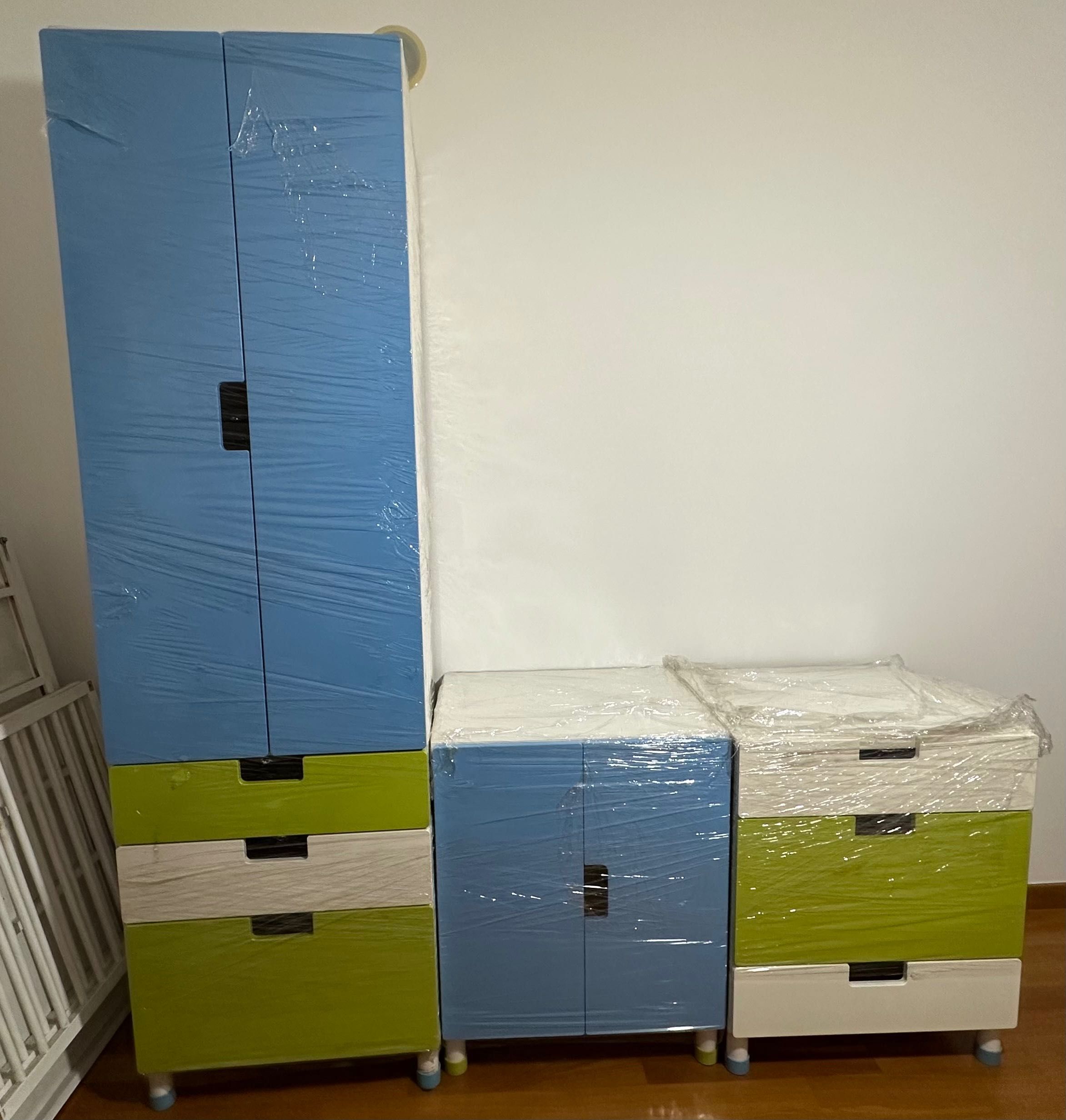 Vendo 3 móveis IKEA SMÅSTAD / PLATSA Roupeiro, SMÅSTAD / PLATSA
Cómoda