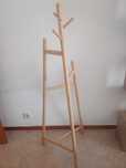 Cabide de pe bambu com pes de varias alturas