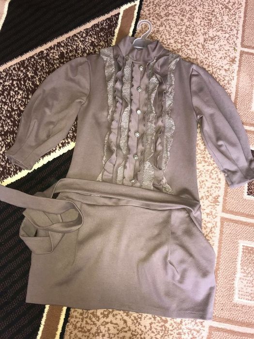 Кофейное нежное платье