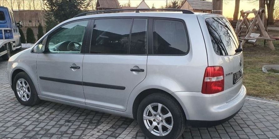 Volkswagen Touran ,Свіжопригнана.