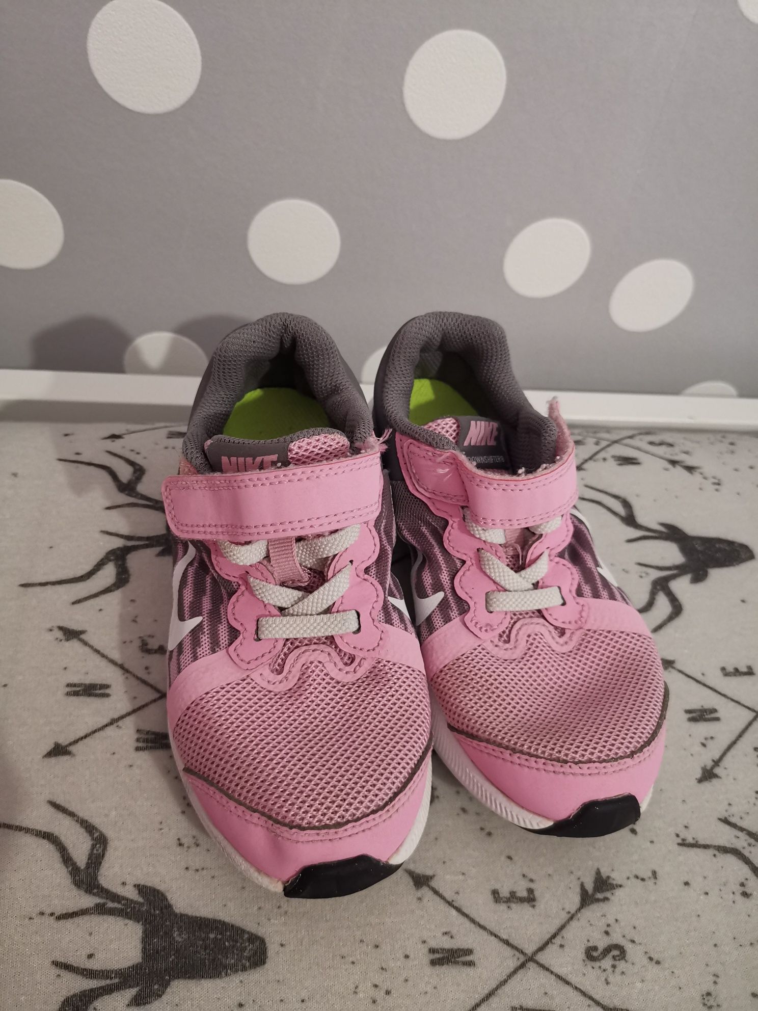 Buty sportowe oryginalne nike dziewczynka 26/27