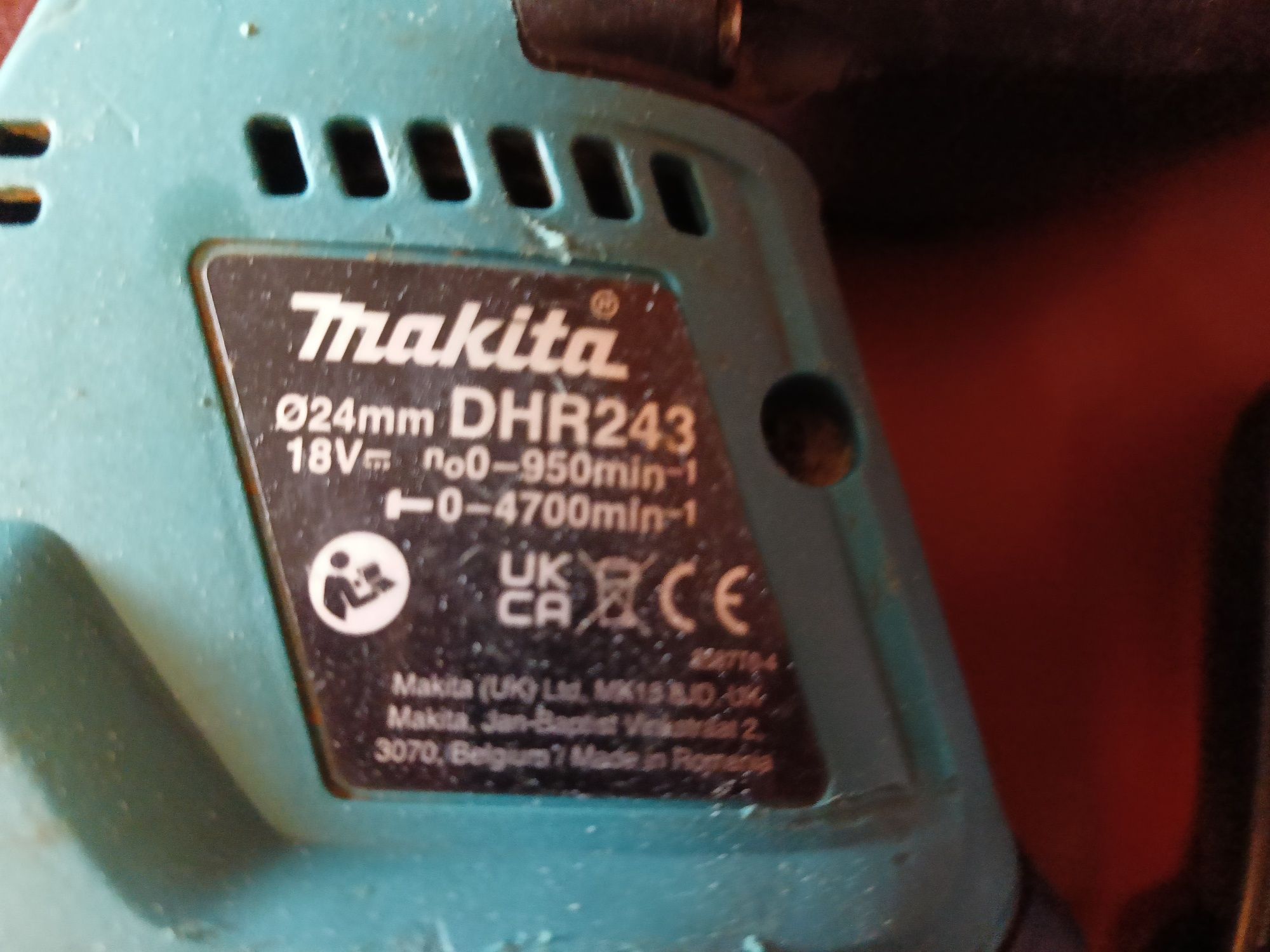 Młotowiertarka Makita DHR243