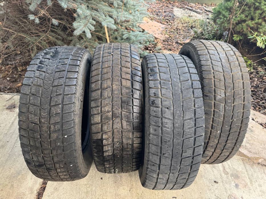 Продам комплект зимової гуми 265/65R17 Nexen у дуже гарному стані