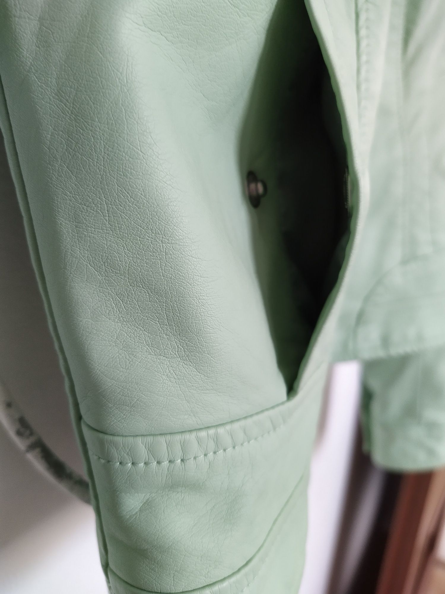 Kurtka skórzana VERO MODA, ramoneska, wiosenna, miętowa S 36