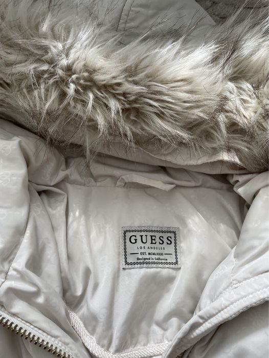 Зимовa куртка Guess