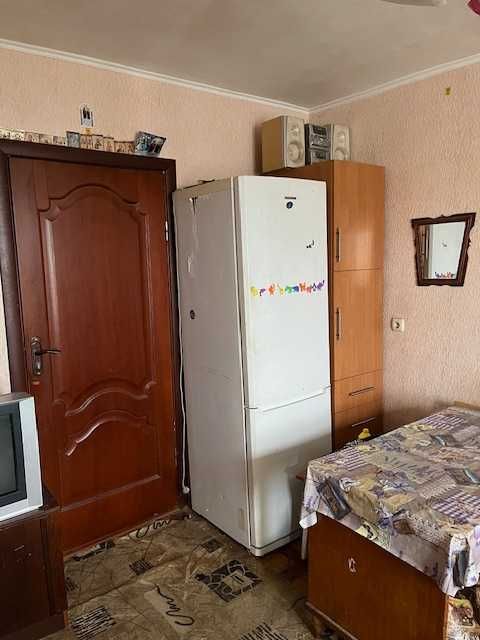 Лісовий масив кімната в гуртожитку вул. Поповича (Волкова) 10