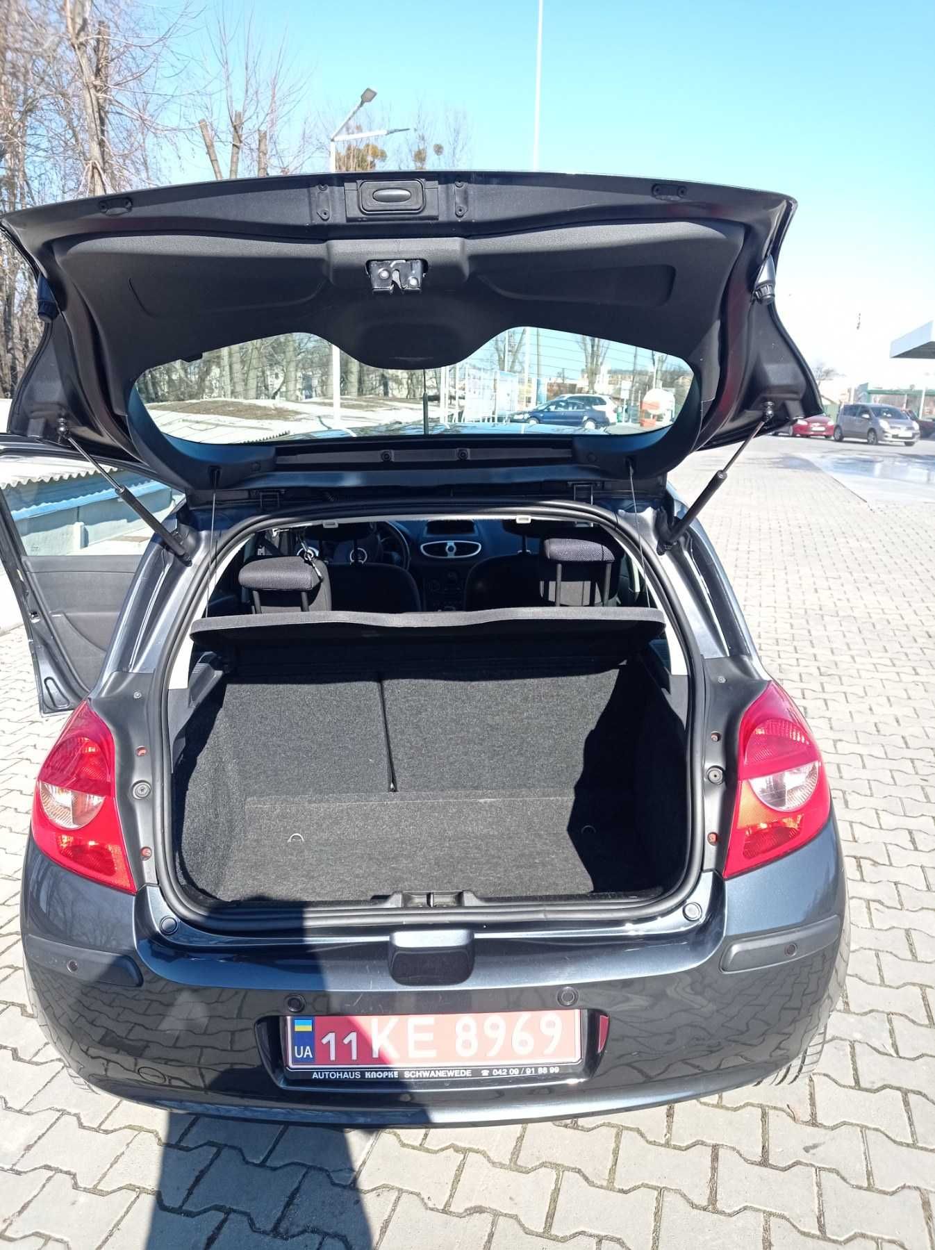 Renault Clio 2006 1.6 AT (110 к.с.)
