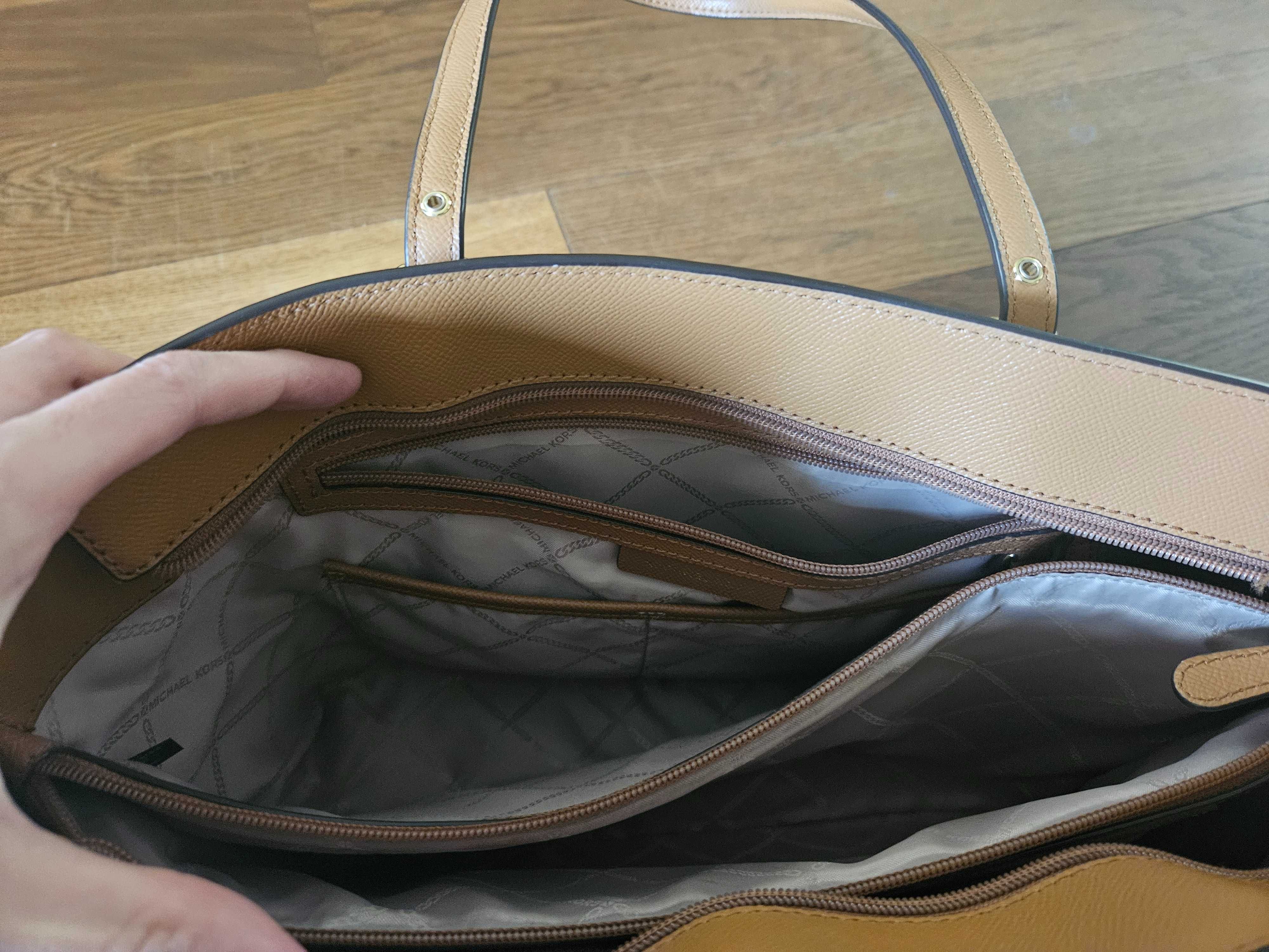 Brązowo biała torebka Michael Kors oryginalna, na ramię Voyager