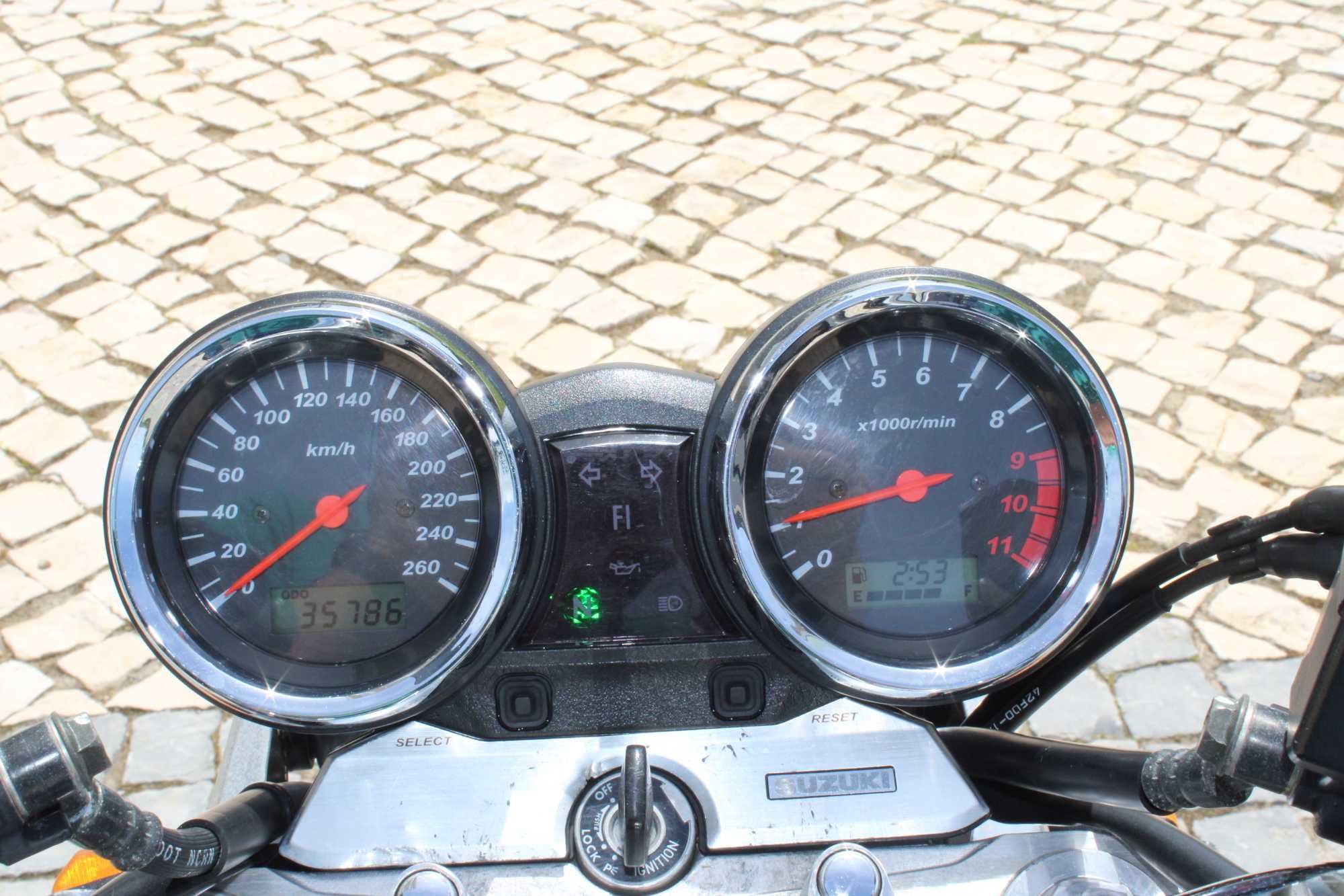 Suzuki GSX 1400 impecável!