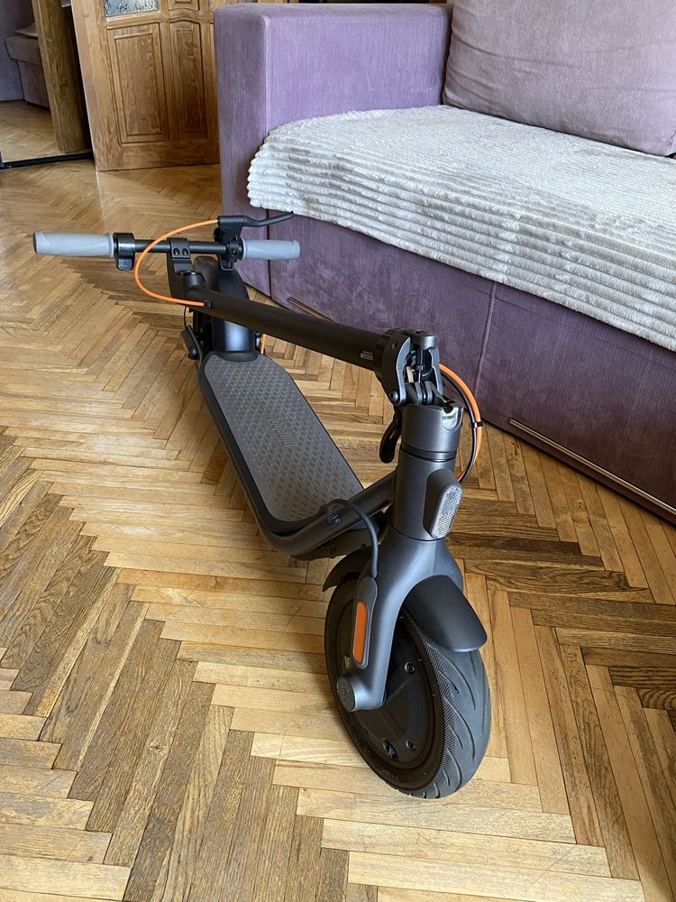 Електросамокат Ninebot Kickscooter F30E