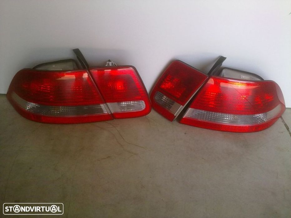 Farolins Traseiros Saab 93 2004