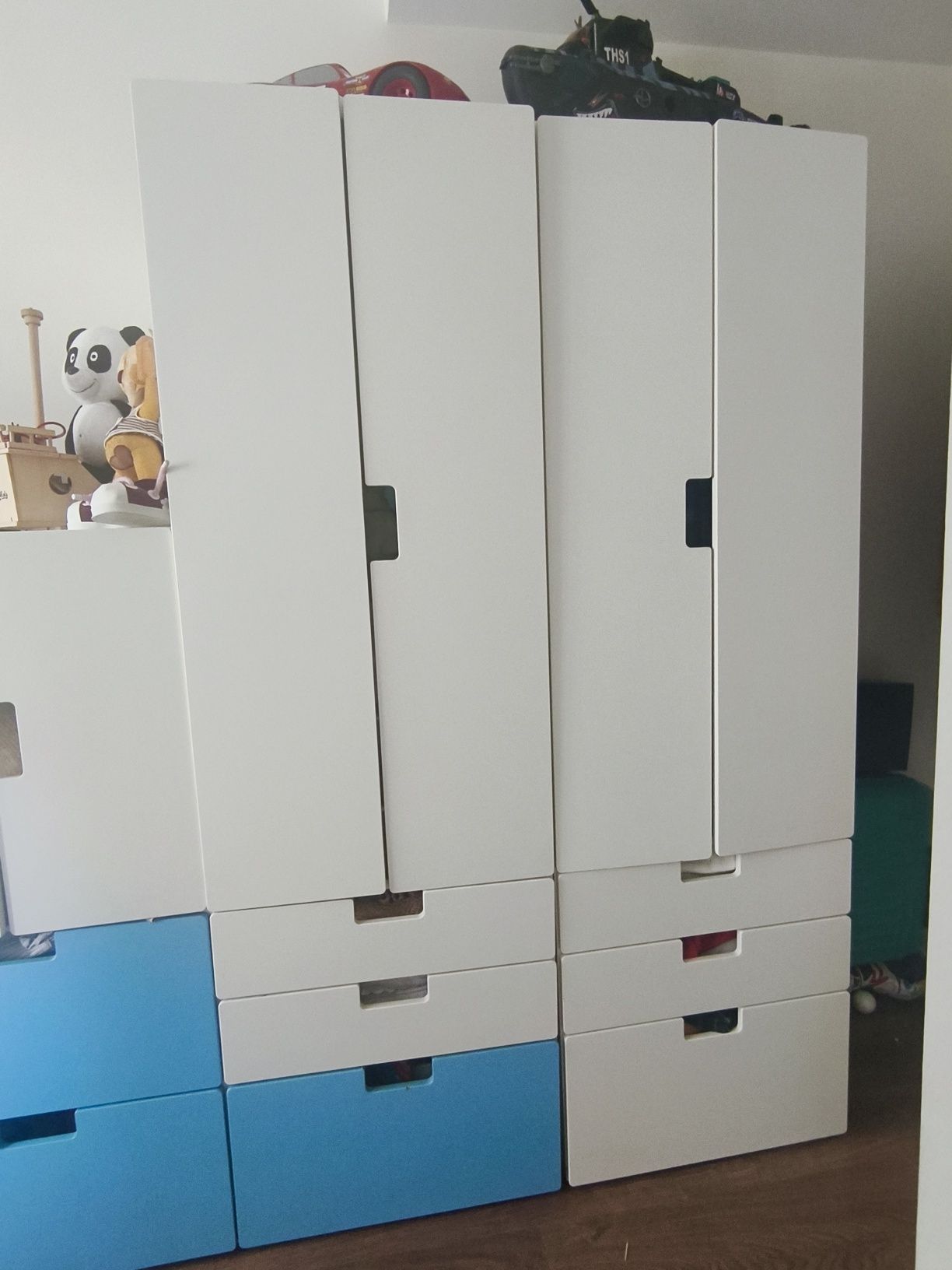 Roupeiros quarto de criança , azul e branco, IKEA
