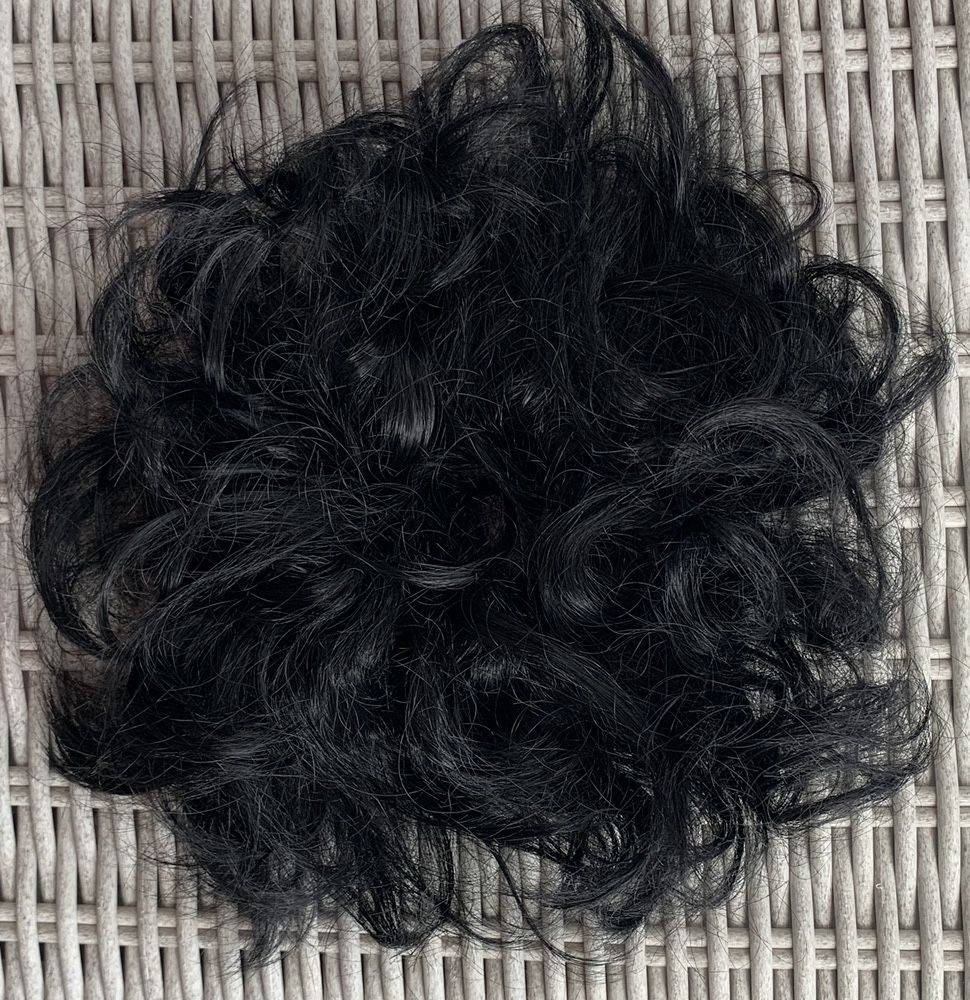 Włosy doczepiane, głęboka czerń, kok na gumce ( 158 )