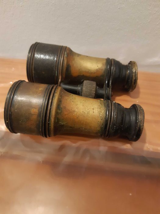 Binóculos antigos