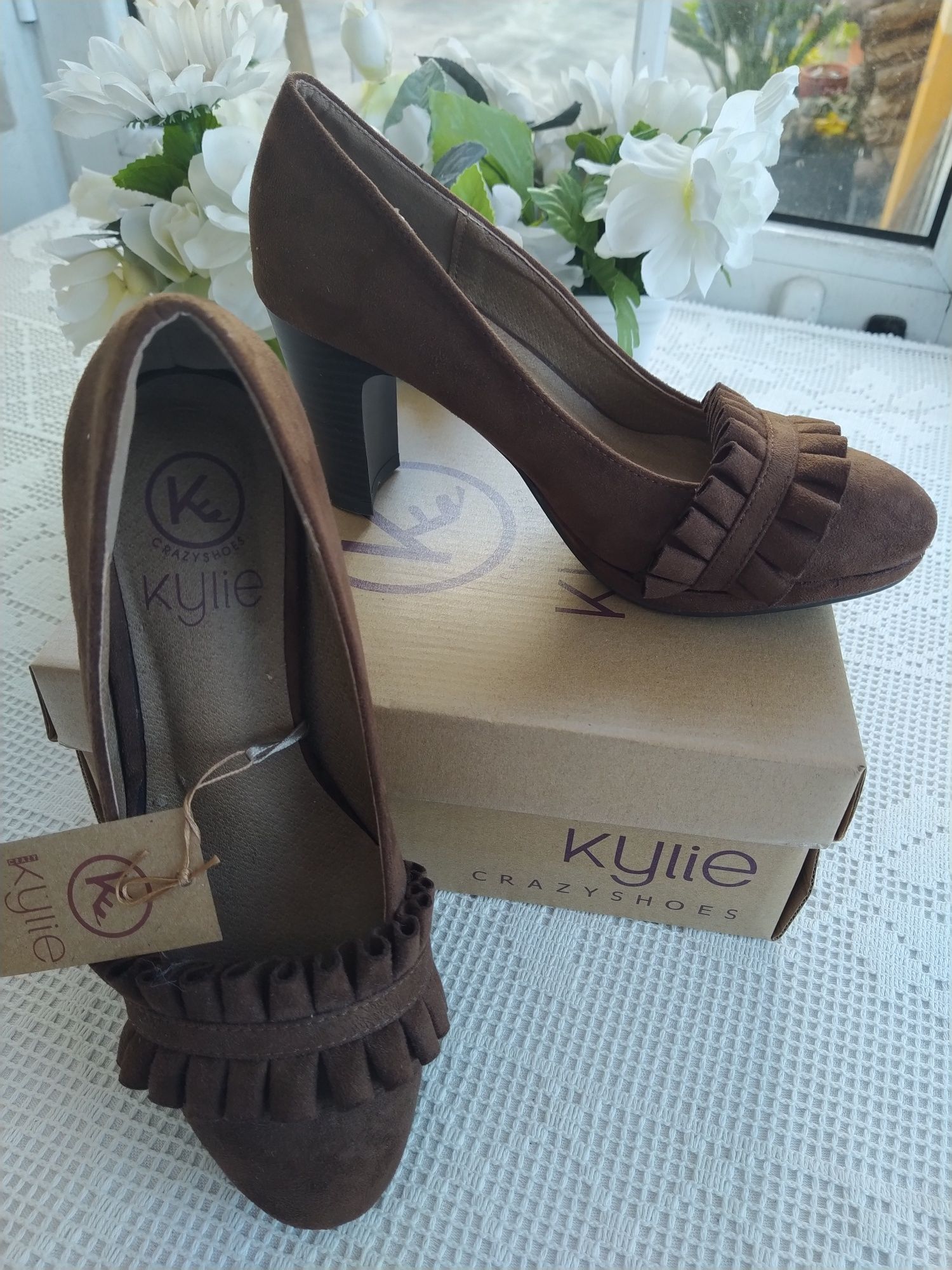 Sapatos castanhos - Kylie - Tamanho 37 - Novos!