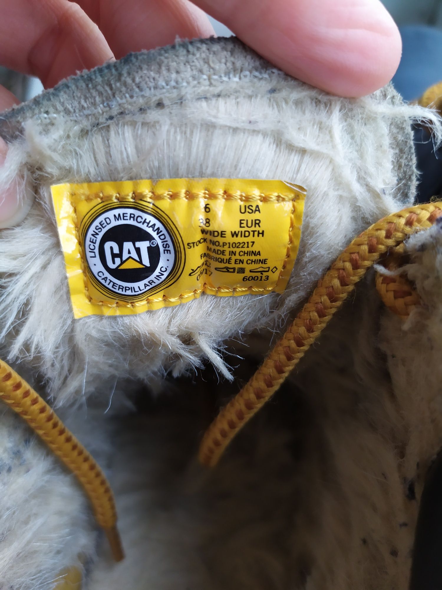 Ботинки зимние Caterpillar  р.38