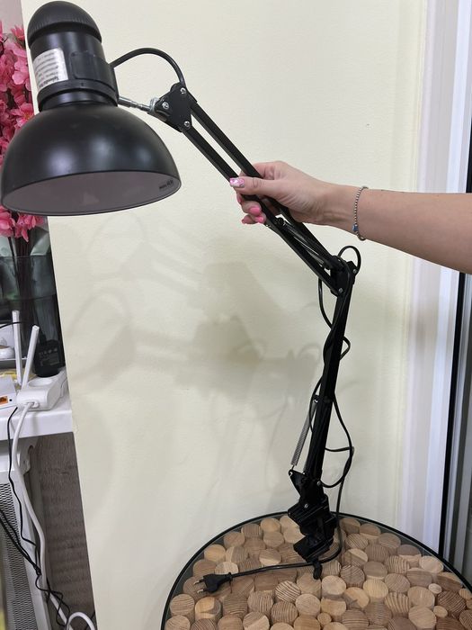 Продам лампу настільну для маникюру