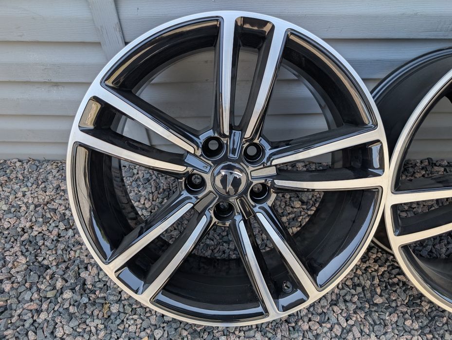 Оригінальні титанові диски Tesla 5*120 R19 5/120 19 ET - 40