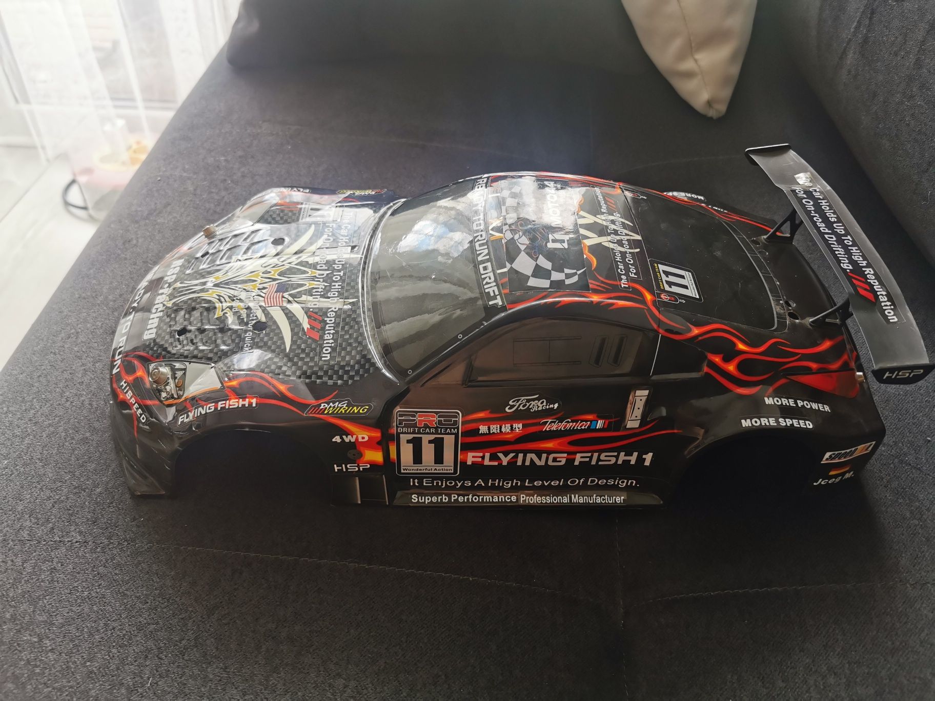 Nissan 350Z - karoseria 1:10 onroad