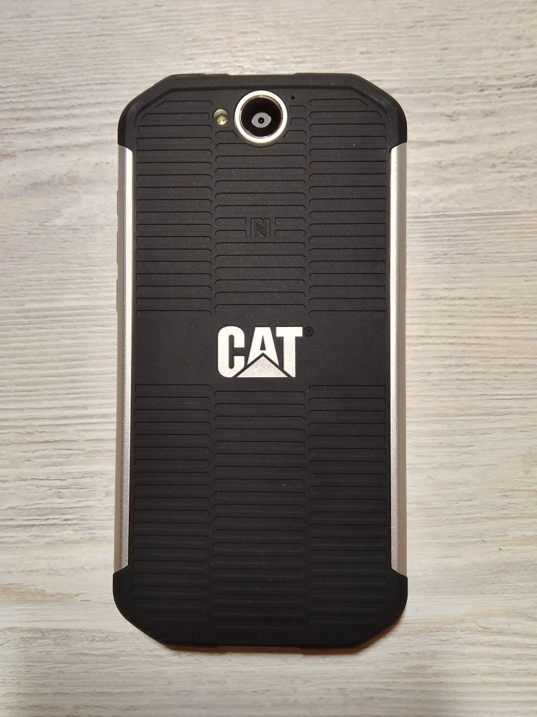 Продам новый тел. CAT S40.