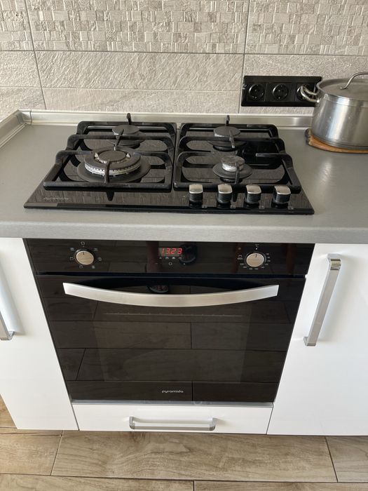 Духова шафа та варильна поверхня Піраміда