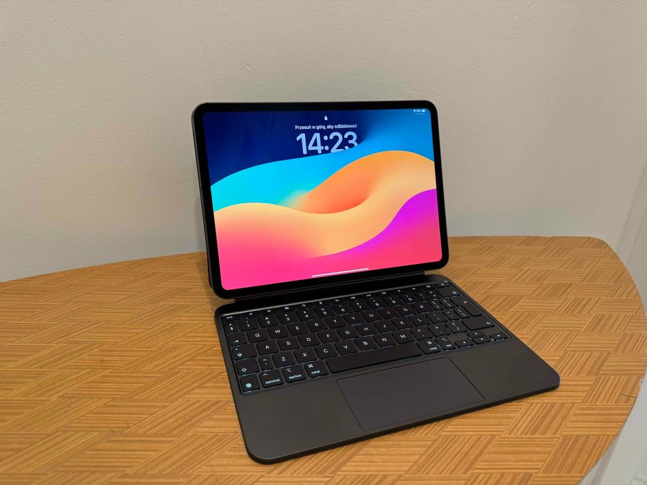 iPad Pro M4 11” 256 GB Wi-Fi + Cellular + Magic Keyboard + etui Nomad