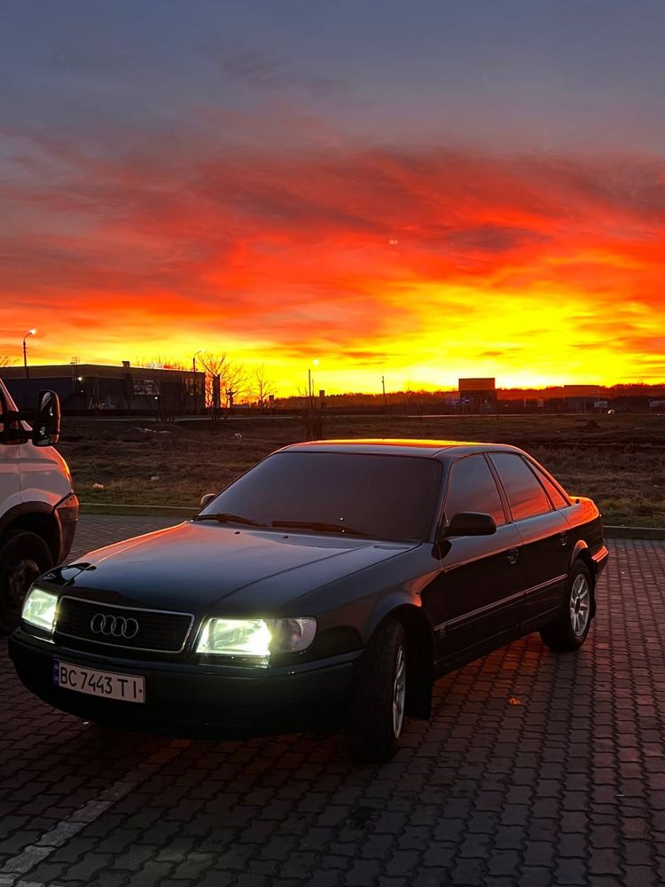Продам Audi А6с4 100c4