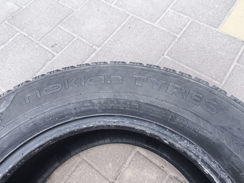 Резина 215/65 R16 зимова Nokian Hakkapeliitta R3 suv