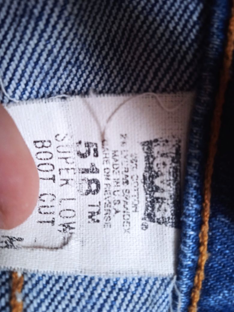 Джинси Levi's...