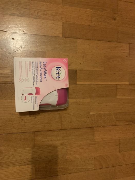 Máquina/Kit Roll-On Elétrico Veet Easy Wax