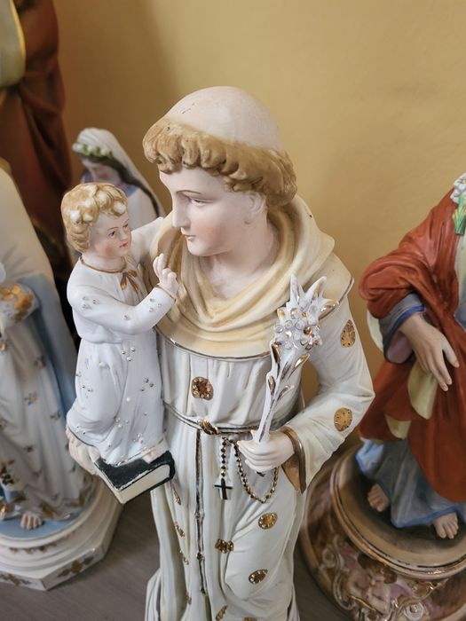 Piękna figurka Święty Antoni z Panem Jezusem z porcelany biskwitowej