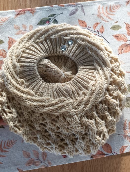 Beret modny handmade beżowy nowy