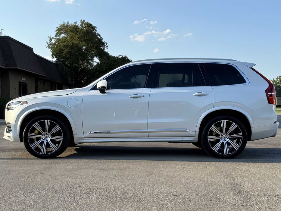 Volvo XC90      2021