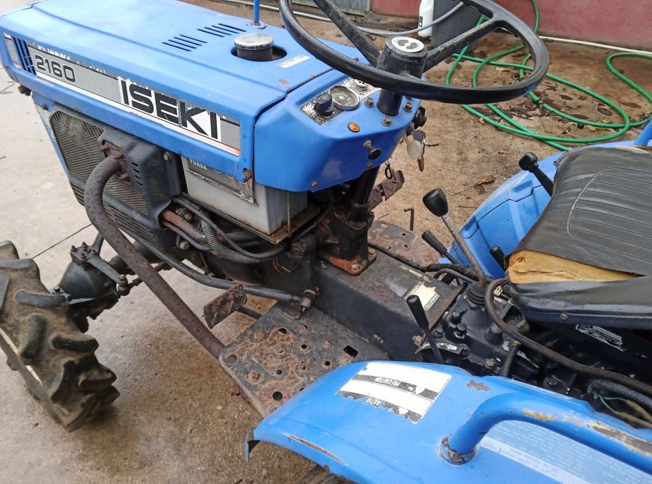 Trator izeki 2160 com documentos